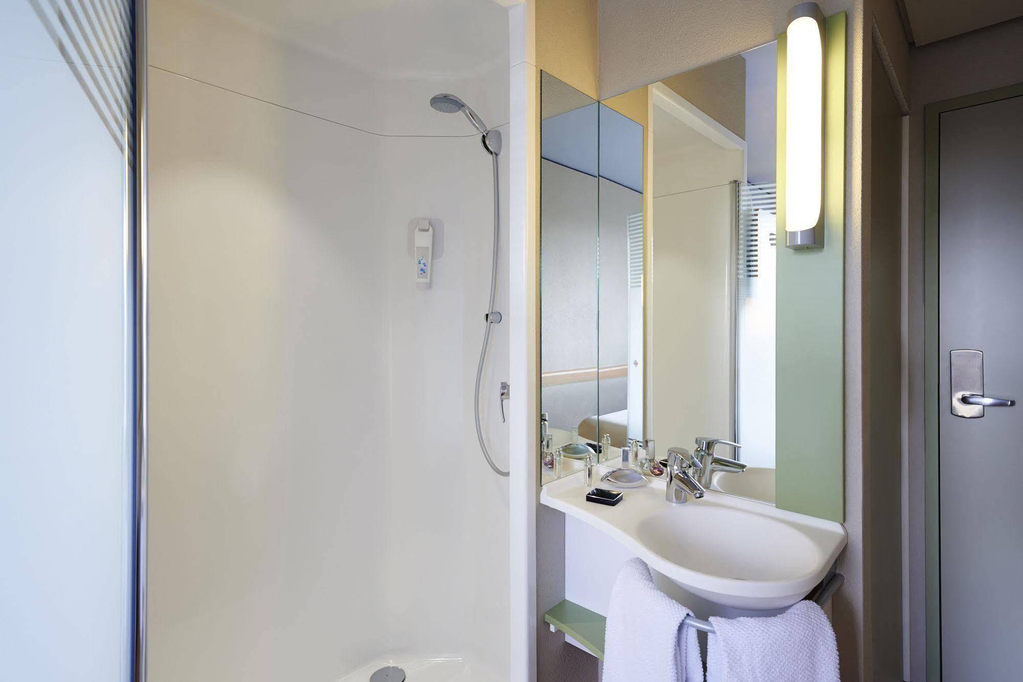 Ibis Budget Basel City Esterno foto